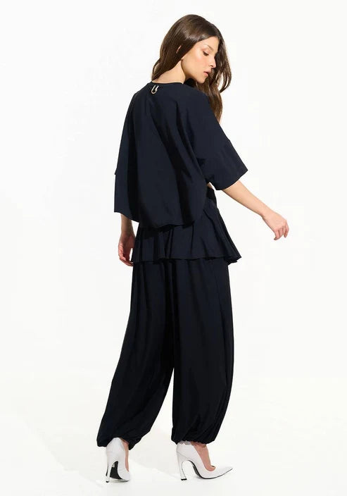 Blusa Ampla Manga Curta Detalhe Renda - Preto