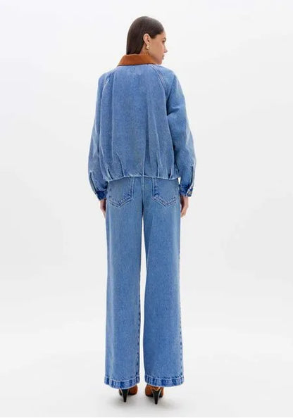 Calça Jeans Wide Leg Com Bolsos
