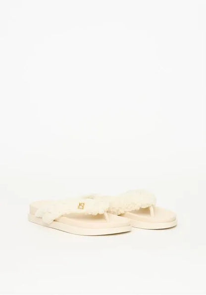Chinelo De Pelos Com Logo