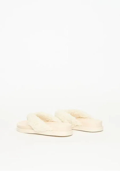 Chinelo De Pelos Com Logo