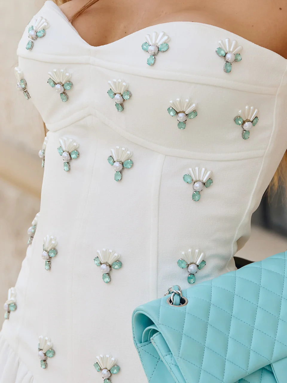 Vestido Aquamarine Midi Off White Decote Coração com Faixa