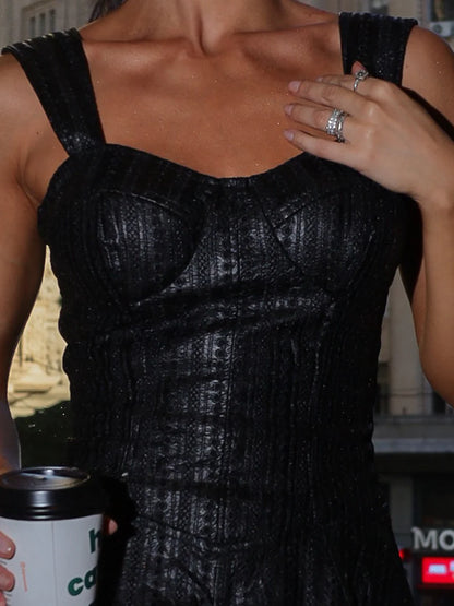 Vestido Curto de Couro Preto Flame