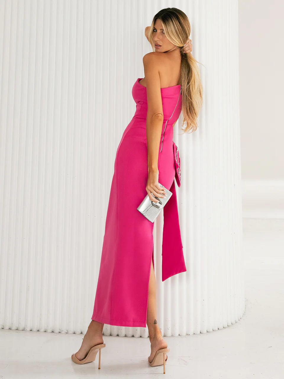 Vestido Midi Pink Cut Out com Bordado Manual Muse