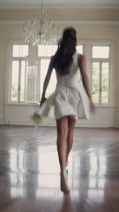 Vestido Curto de Crepe Off White Isabella