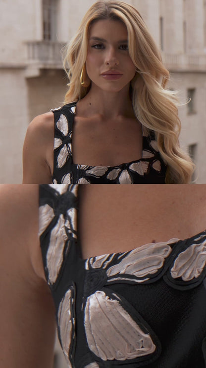 Vestido Fleur Royale Midi Rodado em Tule Texturizado com Flores em Cetim