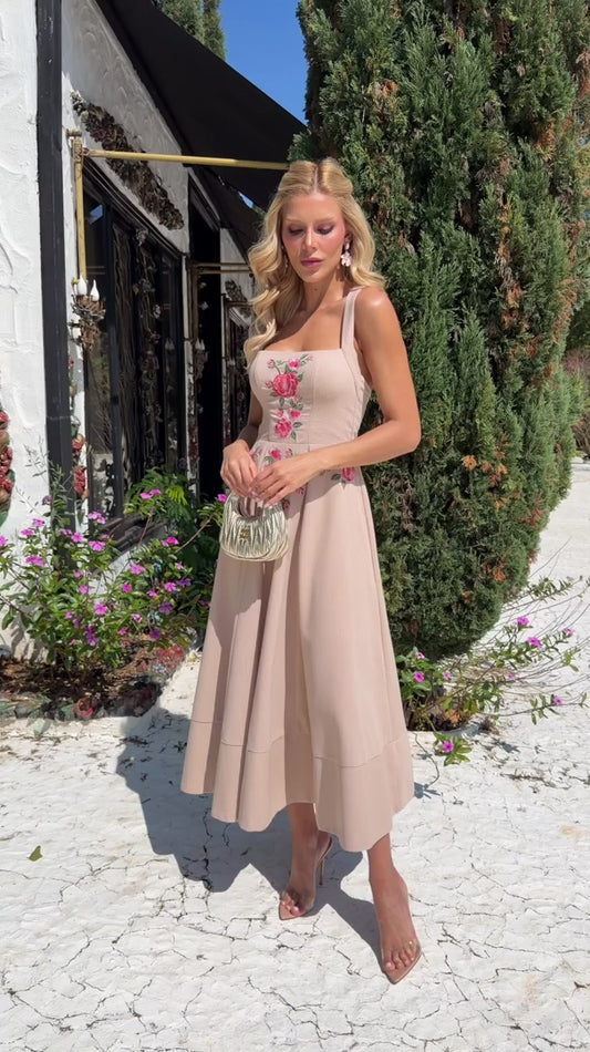 Vestido Magnolia Midi em Linho Misto Bordado Bege