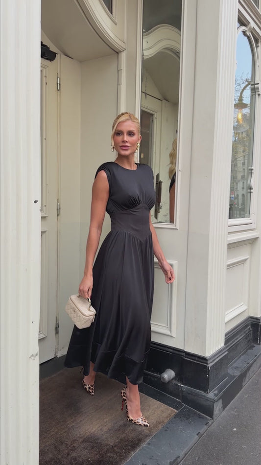 Vestido Midi em Malha e Crepe com Ombreiras by Nicole Rocha