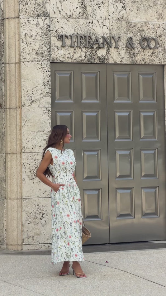 Vestido Midi Floral com Cintura Estruturada e Ombreiras Boulevar