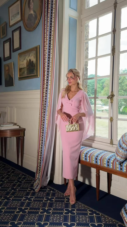 Vestido Victoria Midi de Crepe Alfaiataria Premium com Capa em Tule Rosa