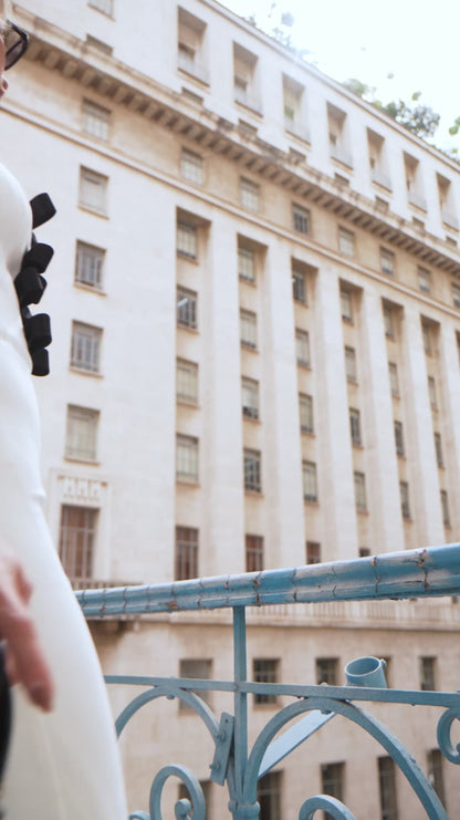 Vestido Monochrome Midi Tomara que Caia em Crepe Premium Off-White